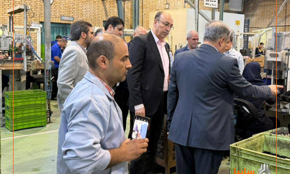 بازدید علی شیخ‌زاده مدیرعامل سایپا از خطوط تولید قطعات خودرو