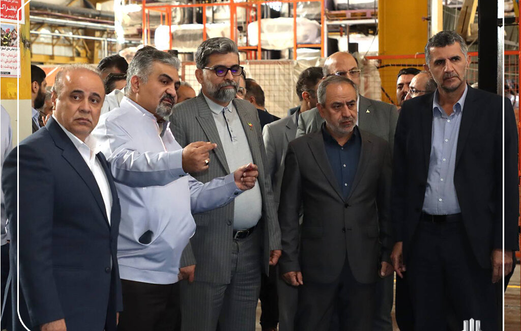 بازدید فرشاد مقیمی رئیس ایدرو از خطوط تولید شرکت پلاسکوکارسایپا