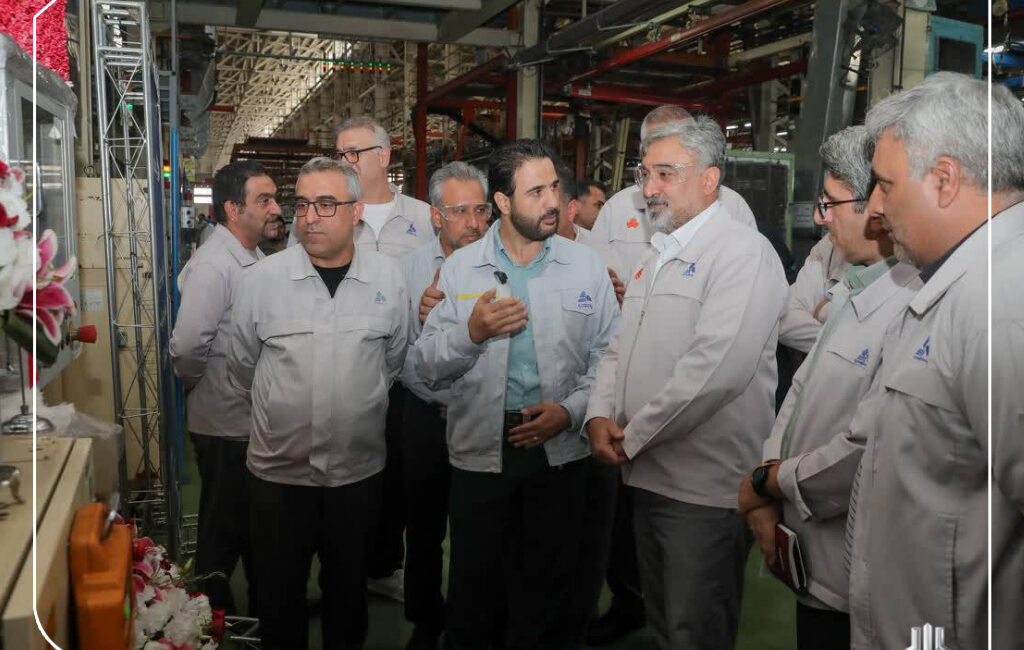 خط رباتیک بدنه SQ200 پارس‌ خودرو با تکیه بر توان داخلی به بهره‌ برداری رسید